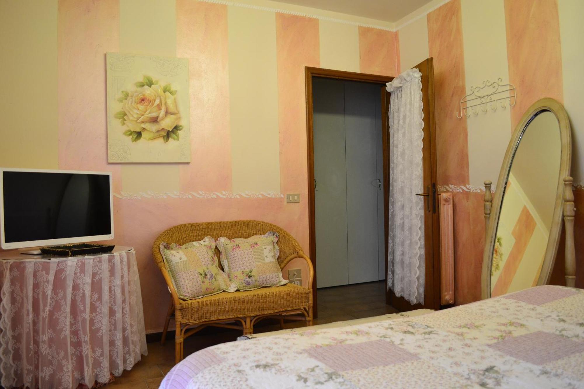 Relais De La Place Leilighet Desenzano del Garda Rom bilde