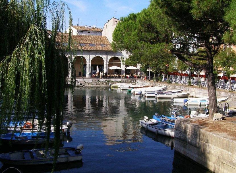 Relais De La Place Leilighet Desenzano del Garda Eksteriør bilde