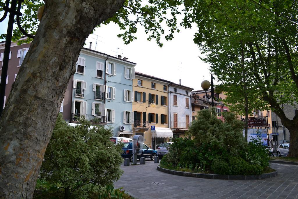 Relais De La Place Leilighet Desenzano del Garda Rom bilde